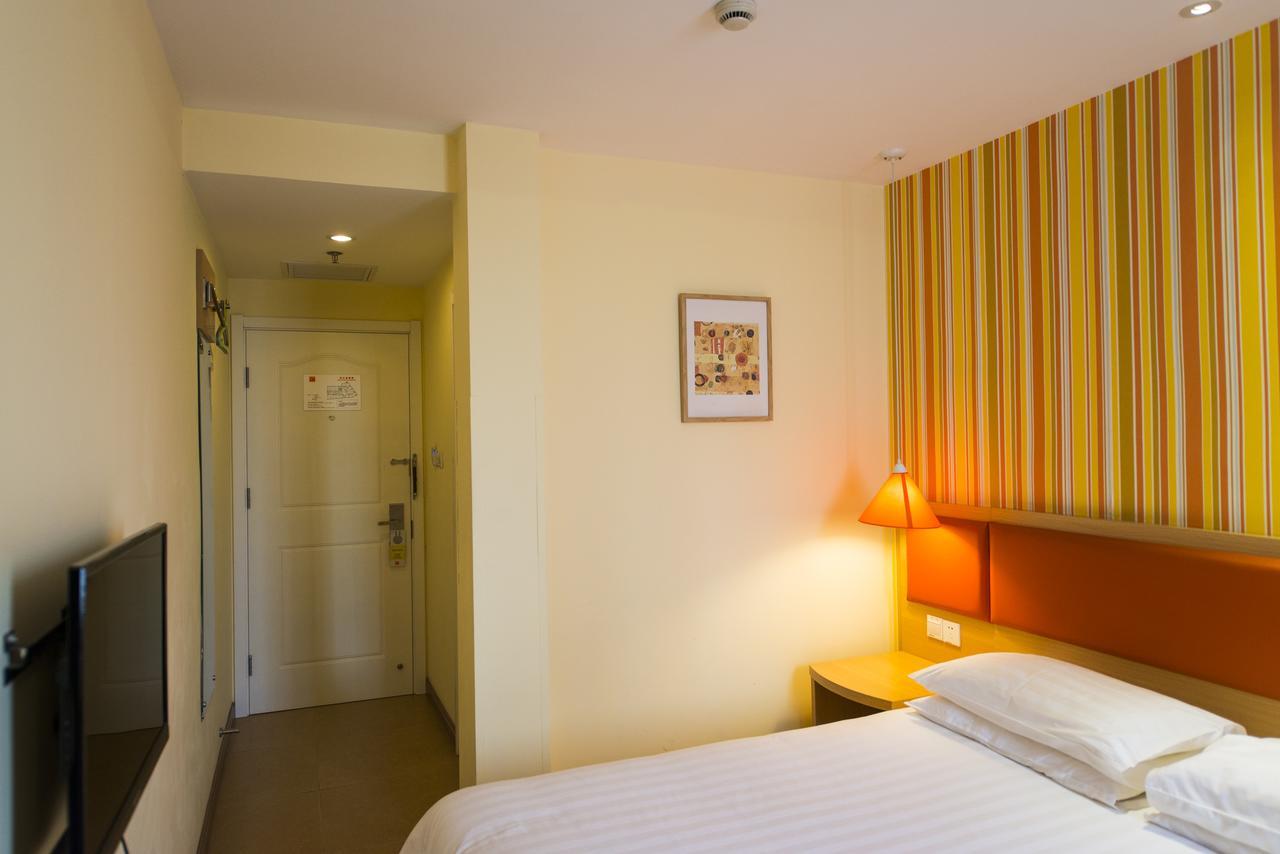 Home Inn Shanghai Daning International Guangzhong Road Circus City Eksteriør billede