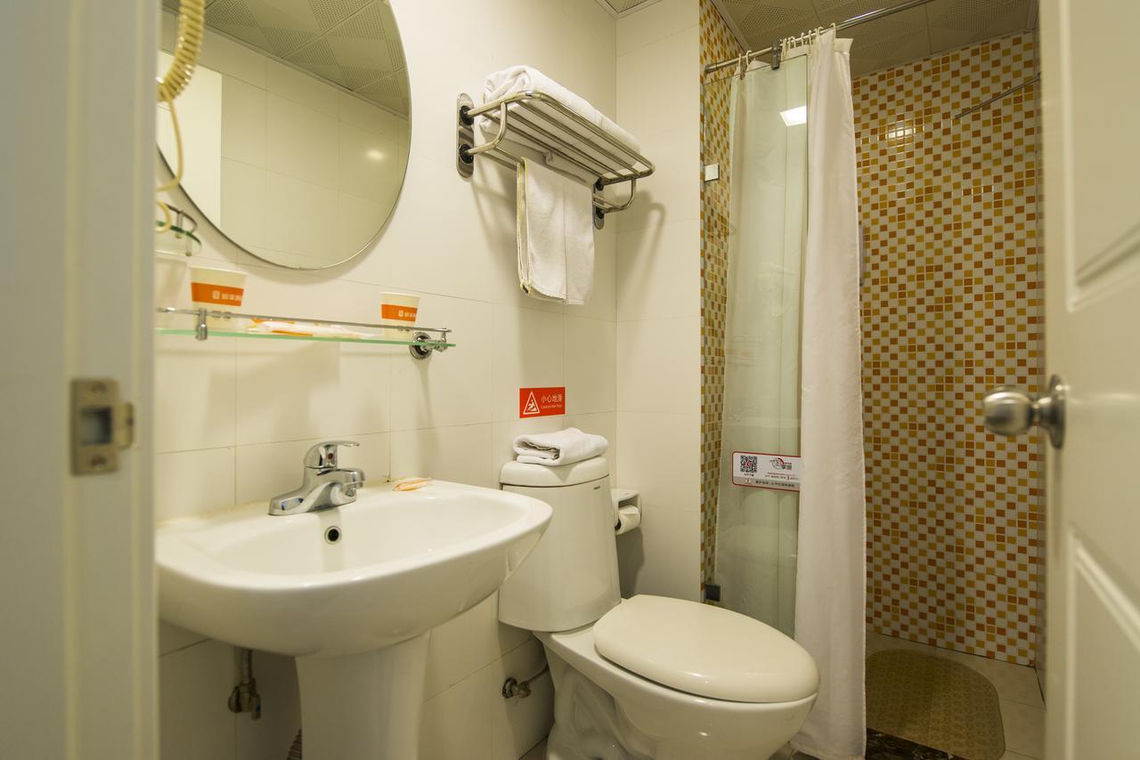 Home Inn Shanghai Daning International Guangzhong Road Circus City Eksteriør billede