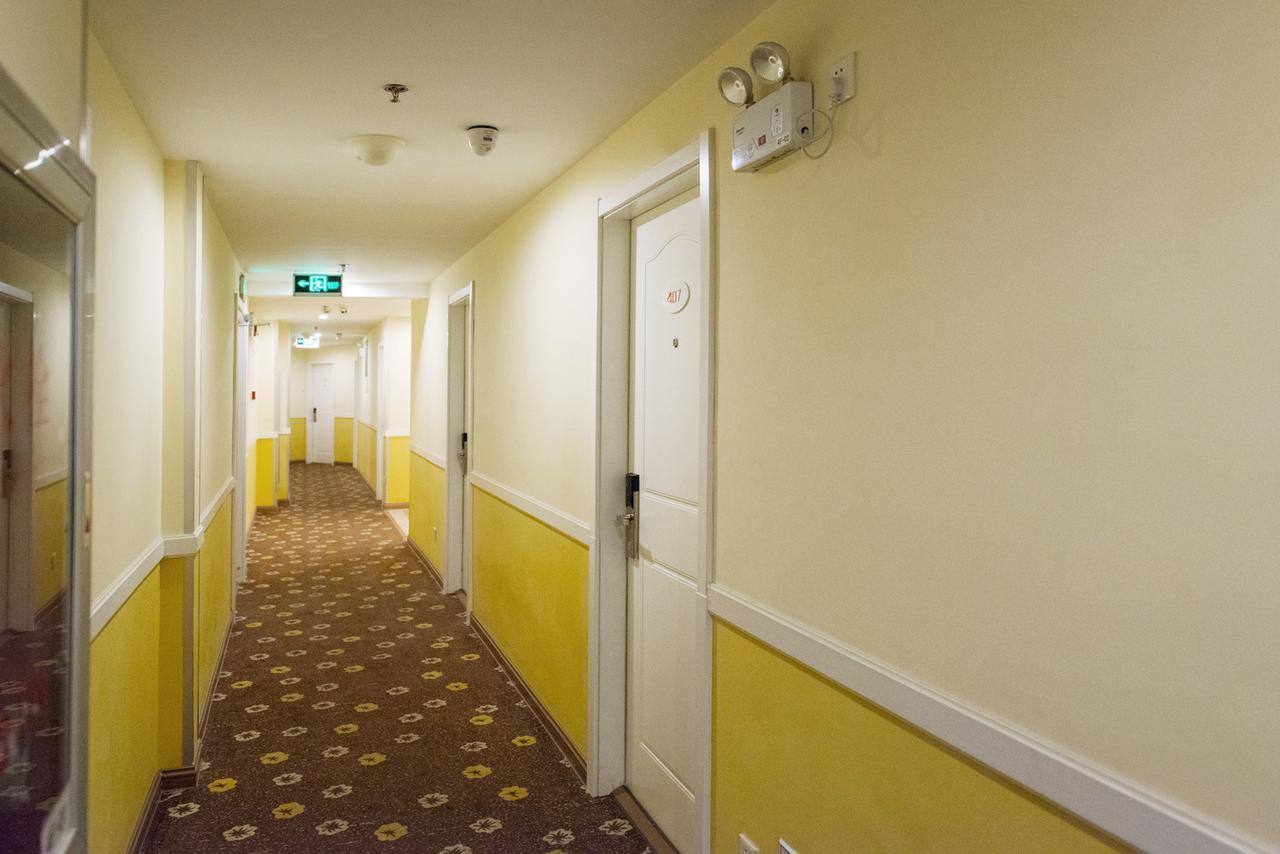 Home Inn Shanghai Daning International Guangzhong Road Circus City Eksteriør billede